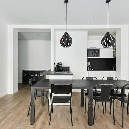 Elegant Appartement Dans Le Quartier Concorde A Paris Luaran gambar