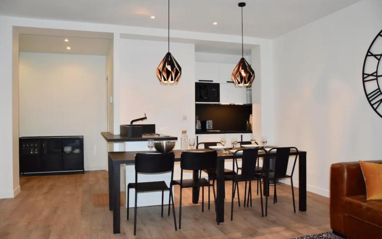 Elegant Appartement Dans Le Quartier Concorde A Paris Luaran gambar
