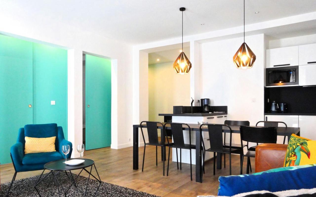 Elegant Appartement Dans Le Quartier Concorde A Paris Luaran gambar