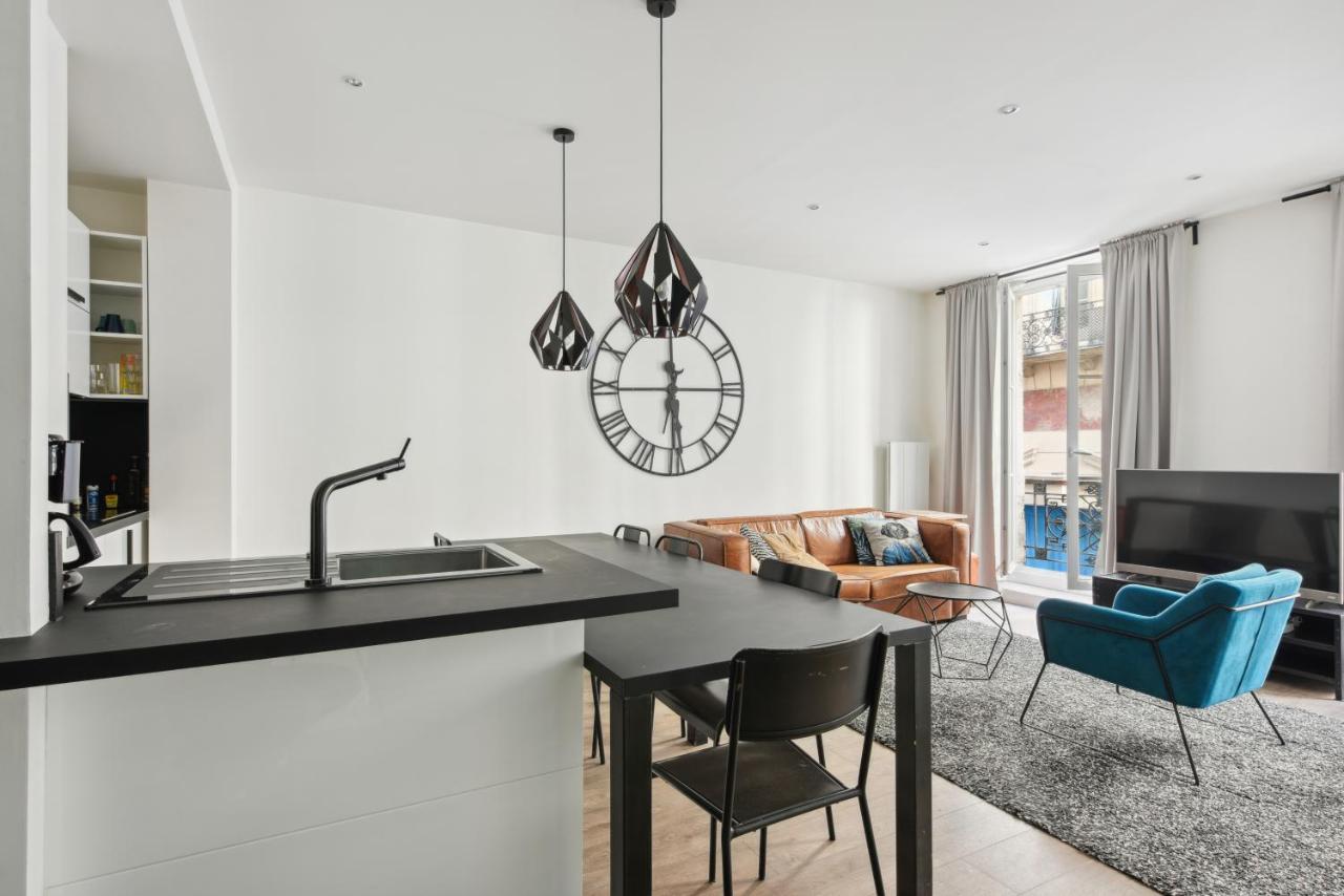 Elegant Appartement Dans Le Quartier Concorde A Paris Luaran gambar